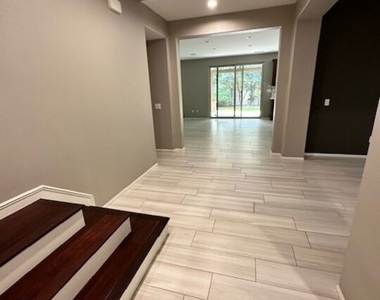 17032 Cantlay Street - Photo Thumbnail 28