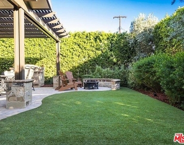 17032 Cantlay Street - Photo Thumbnail 2