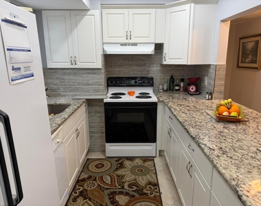 701 Lori Drive - Photo Thumbnail 3
