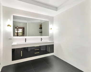 801 S Olive Avenue - Photo Thumbnail 18