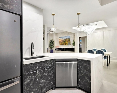 801 S Olive Avenue - Photo Thumbnail 9