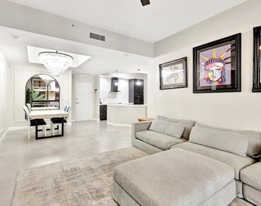 801 S Olive Avenue - Photo Thumbnail 3