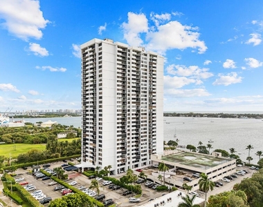 5600 N Flagler Drive - Photo Thumbnail 4