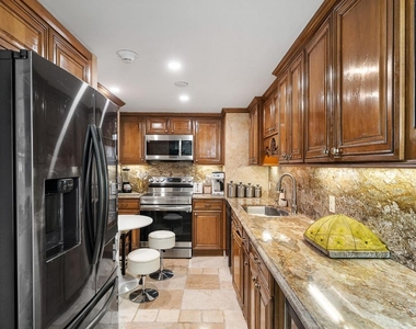 5600 N Flagler Drive - Photo Thumbnail 3