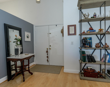 5570 Piping Rock Drive - Photo Thumbnail 4