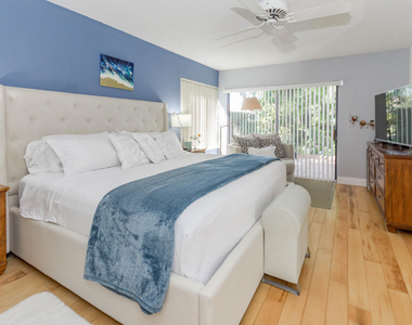 5570 Piping Rock Drive - Photo Thumbnail 14