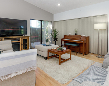 5570 Piping Rock Drive - Photo Thumbnail 10