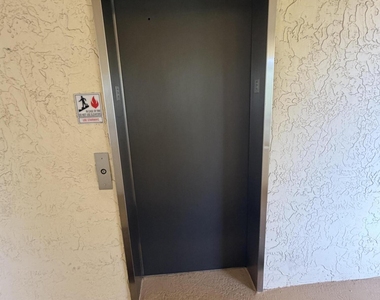 7535 La Paz Boulevard - Photo Thumbnail 8