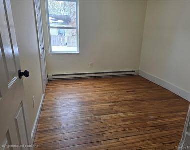 149 Washington Drive - Photo Thumbnail 4