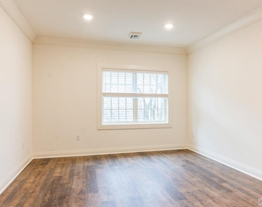 361 Main Street - Photo Thumbnail 6