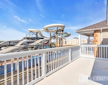 28 Bay Avenue - Photo Thumbnail 12