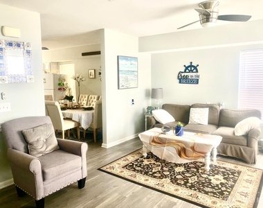 28 Bay Avenue - Photo Thumbnail 4