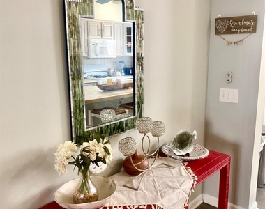 28 Bay Avenue - Photo Thumbnail 6