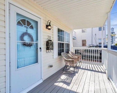 28 Bay Avenue - Photo Thumbnail 14