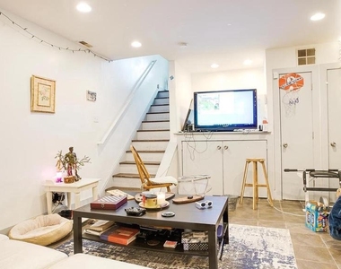 1902 N 17th Street - Photo Thumbnail 3