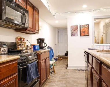 1902 N 17th Street - Photo Thumbnail 6