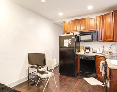 1902 N 17th Street - Photo Thumbnail 2