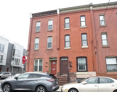 1902 N 17th Street - Photo Thumbnail 9