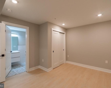 6604 Ridge Avenue - Photo Thumbnail 7