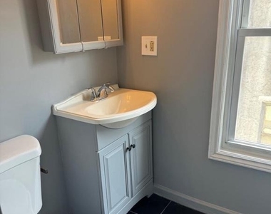 2211 W Tioga Street - Photo Thumbnail 2