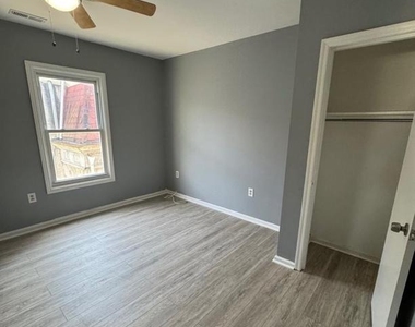 2211 W Tioga Street - Photo Thumbnail 5