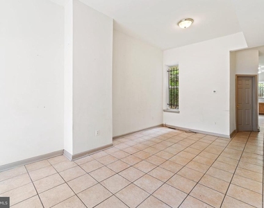2116 N Carlisle Street - Photo Thumbnail 4