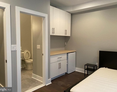 419 N Holly Street - Photo Thumbnail 24