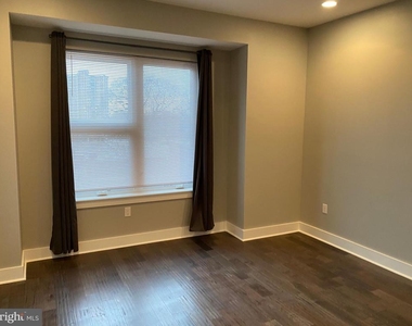 419 N Holly Street - Photo Thumbnail 16