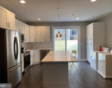 419 N Holly Street - Photo Thumbnail 22
