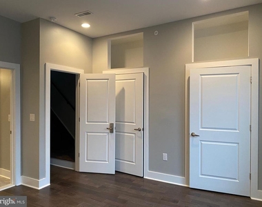 419 N Holly Street - Photo Thumbnail 15