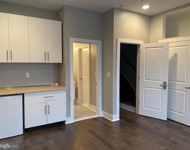 419 N Holly Street - Photo Thumbnail 17
