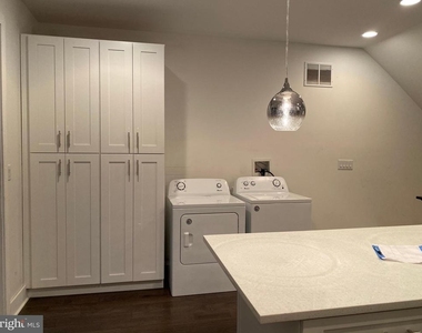 419 N Holly Street - Photo Thumbnail 11