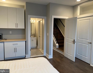 419 N Holly Street - Photo Thumbnail 31