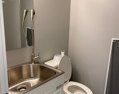 419 N Holly Street - Photo Thumbnail 14
