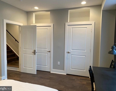 419 N Holly Street - Photo Thumbnail 29