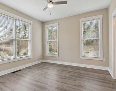 2305 Hill Street - Photo Thumbnail 6