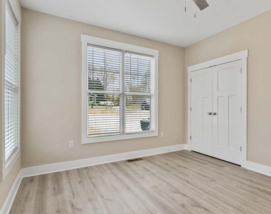 2305 Hill Street - Photo Thumbnail 11