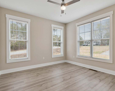 2305 Hill Street - Photo Thumbnail 10