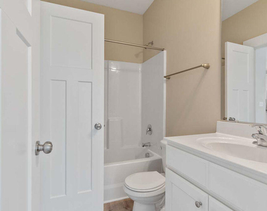 2305 Hill Street - Photo Thumbnail 14