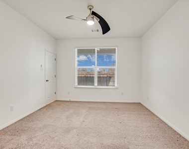 12814 Meachum Ln - Photo Thumbnail 10
