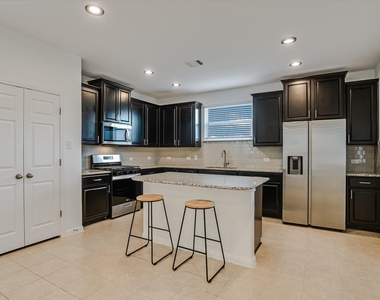 12814 Meachum Ln - Photo Thumbnail 5