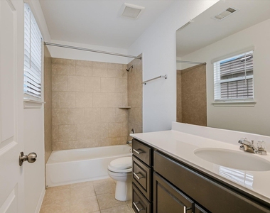 12814 Meachum Ln - Photo Thumbnail 15