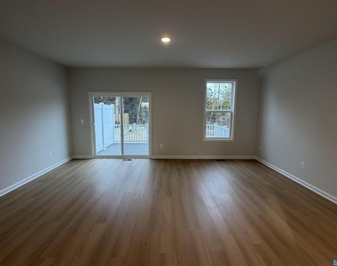 5992 Cling Ln - Photo Thumbnail 4