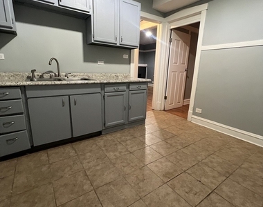 7800 S Burnham Avenue - Photo Thumbnail 2