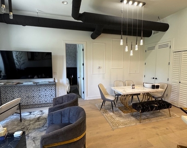 77 W Chestnut Street - Photo Thumbnail 3