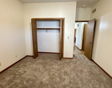 2500 Grant Street - Photo Thumbnail 10