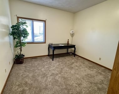 2500 Grant Street - Photo Thumbnail 9