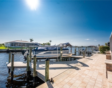 4128 Nw 36th Lane - Photo Thumbnail 8