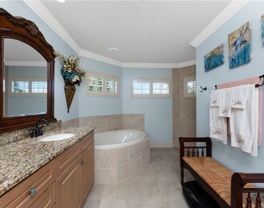 4128 Nw 36th Lane - Photo Thumbnail 3