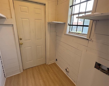 3428 Reeves Street - Photo Thumbnail 5